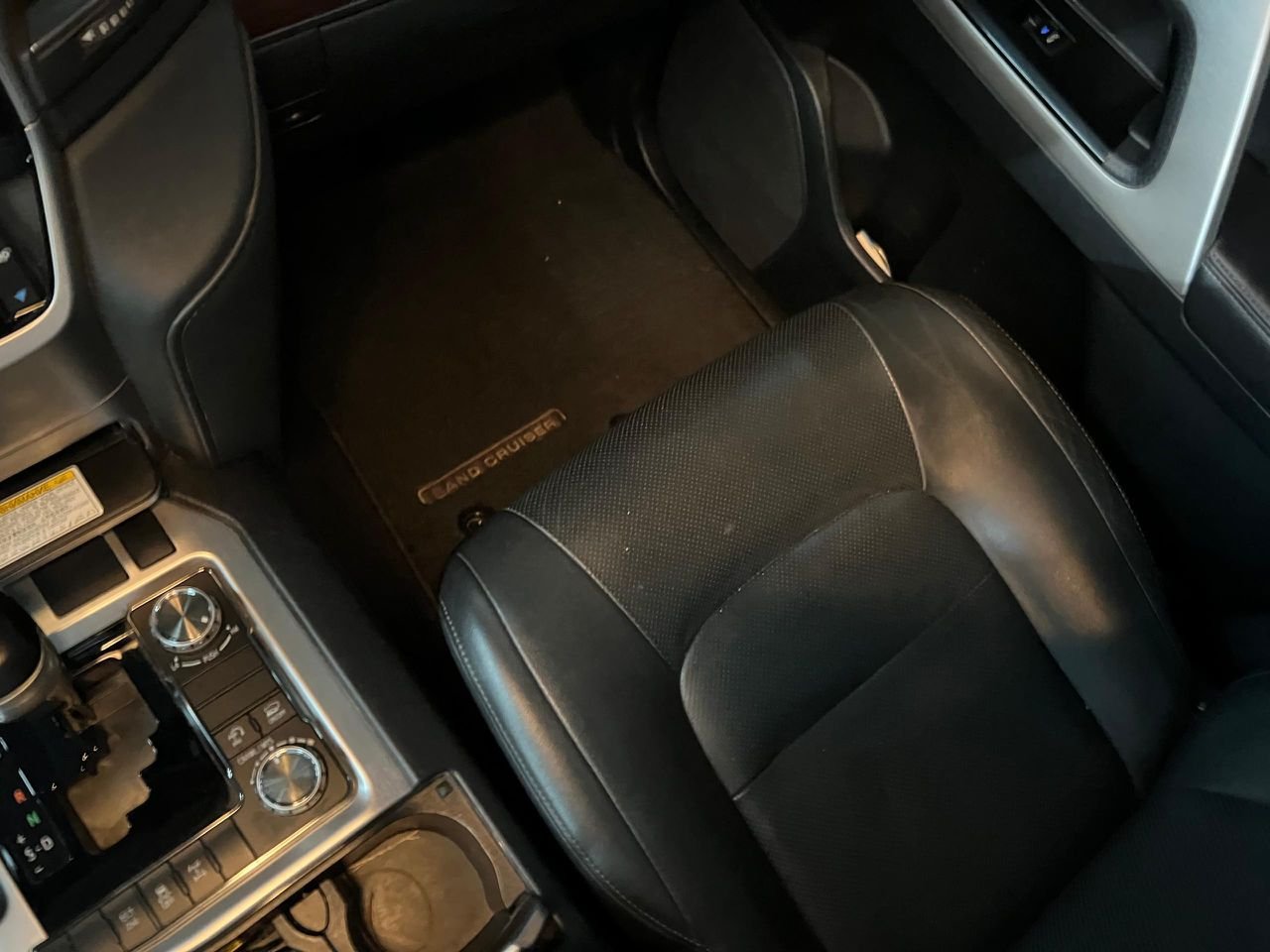 Toyota Land Cruiser V8 5.7 (LC200) – Año 2021