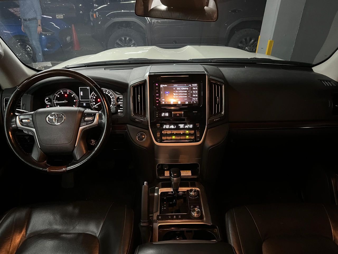 Toyota Land Cruiser V8 5.7 (LC200) – Año 2021