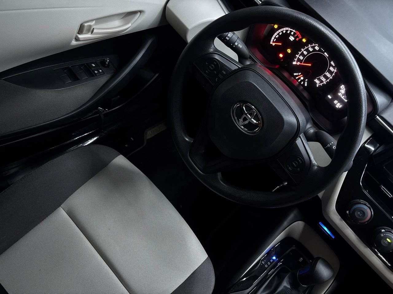 Toyota Corolla + – Año 2024