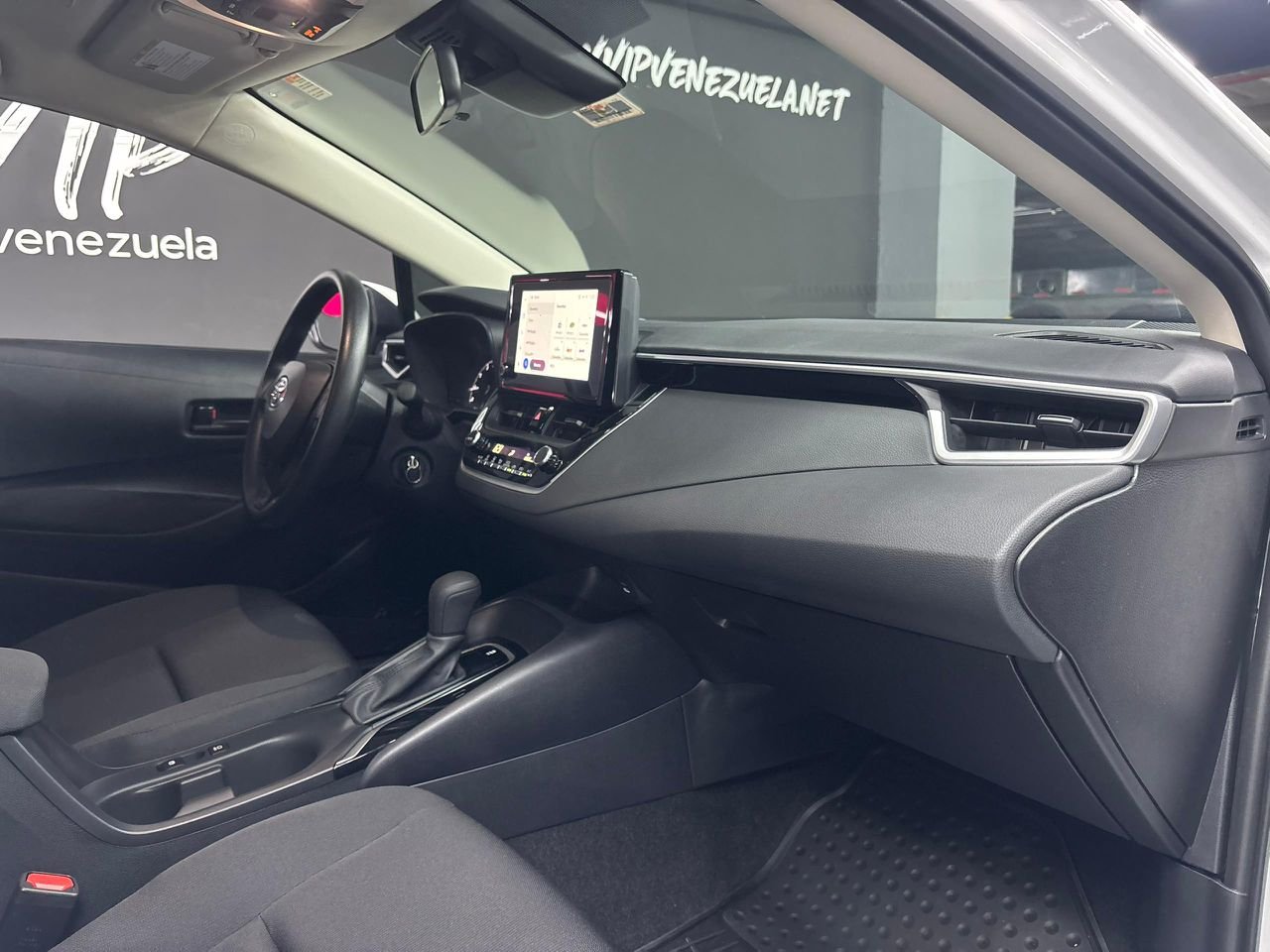 Toyota Corolla LE – Año 2024