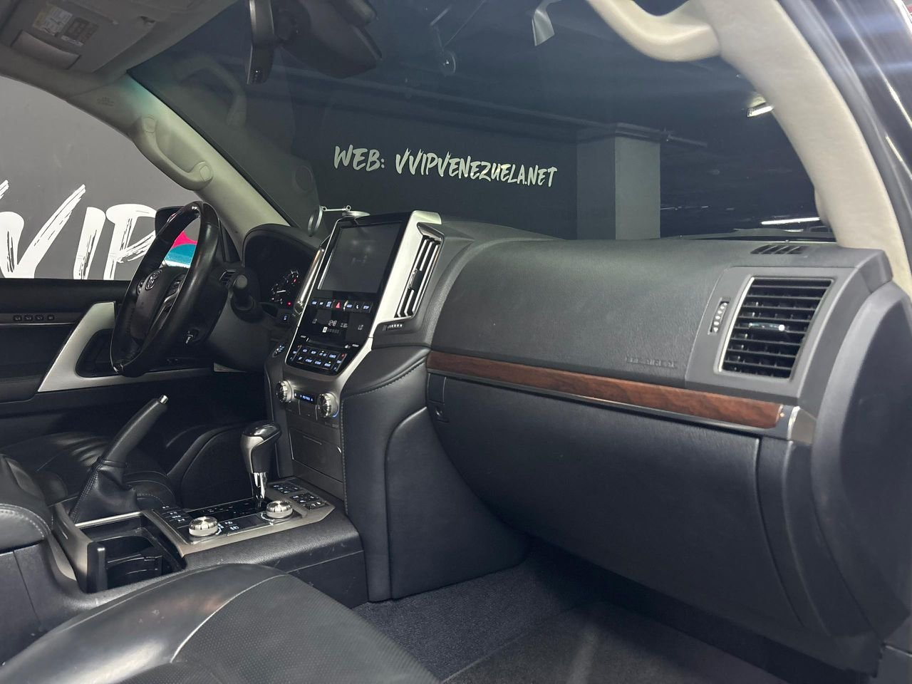 Toyota Land Cruiser V8 (LC200) – Año 2017