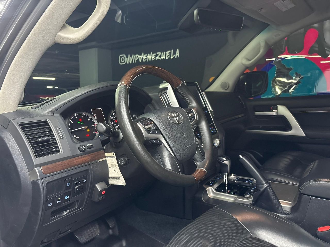 Toyota Land Cruiser V8 (LC200) – Año 2017