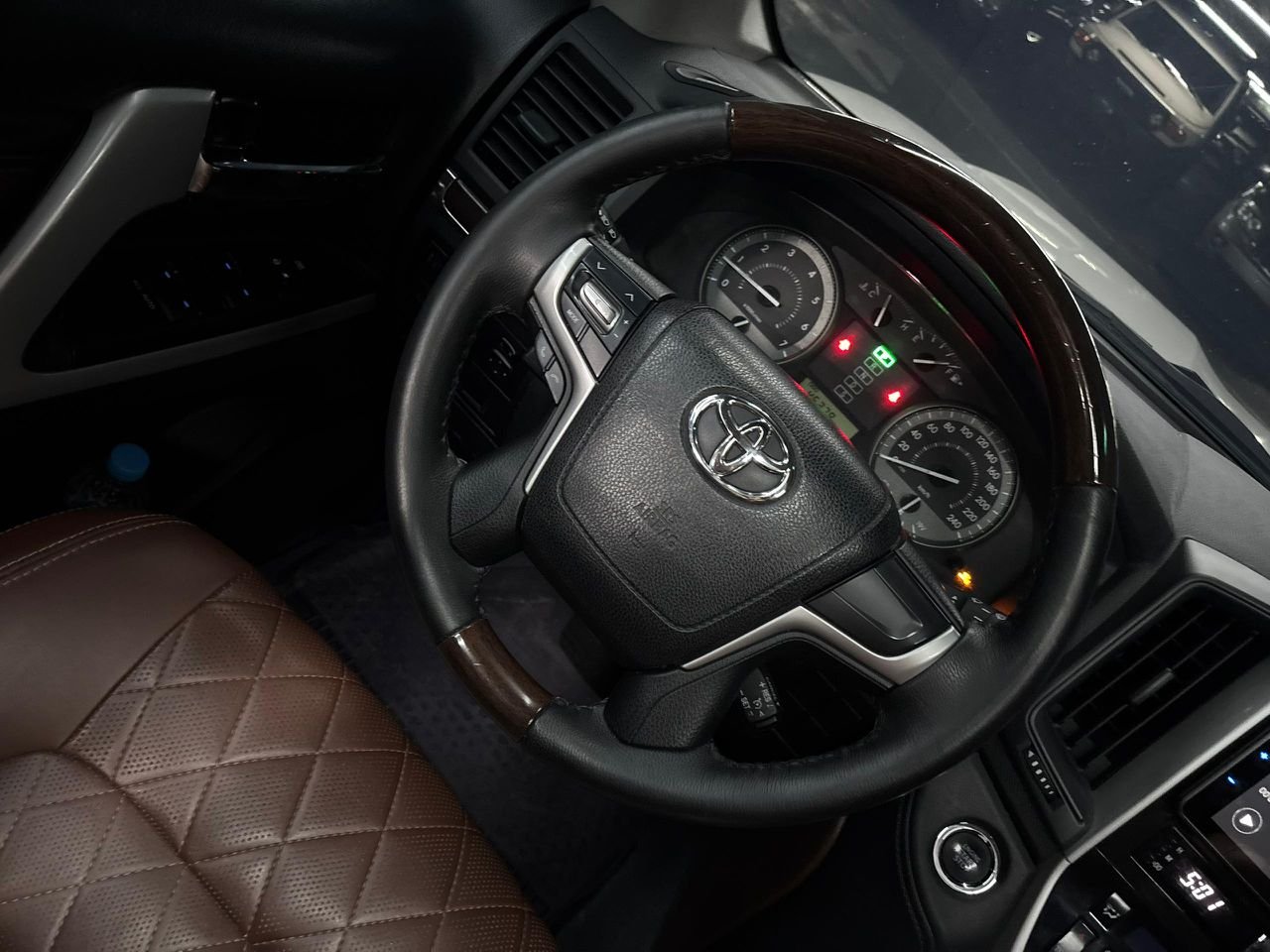 Toyota Land Cruiser GXR V8 (LC200) – Año 2018