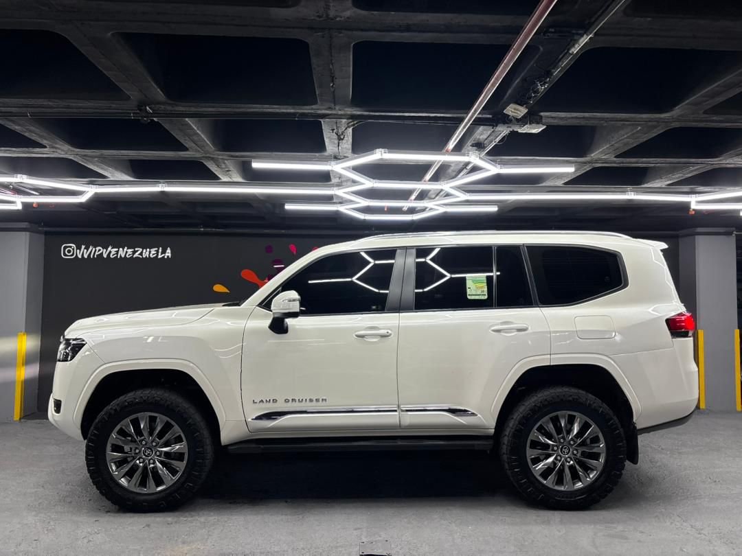 Toyota Land Cruiser Serie 300 (LC300) – Año 2024