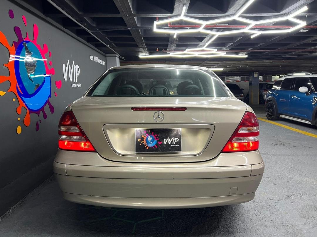 Mercedes Benz C200 Kompressor – Año 2005