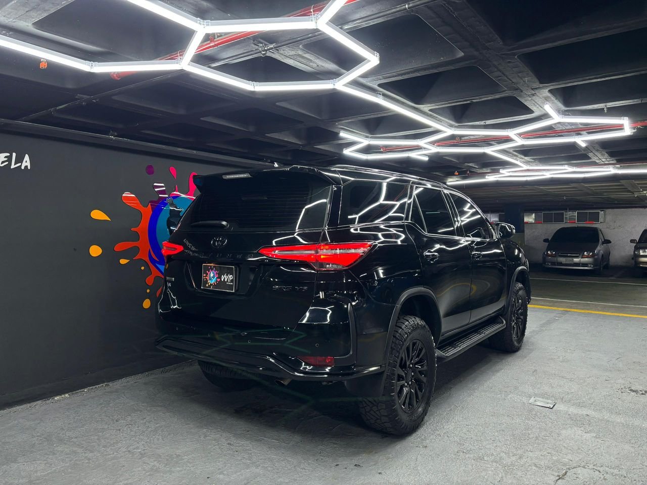 Toyota Fortuner Black Edition V6 4.0 – Año 2023