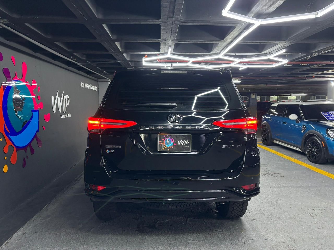 Toyota Fortuner Black Edition V6 4.0 – Año 2023