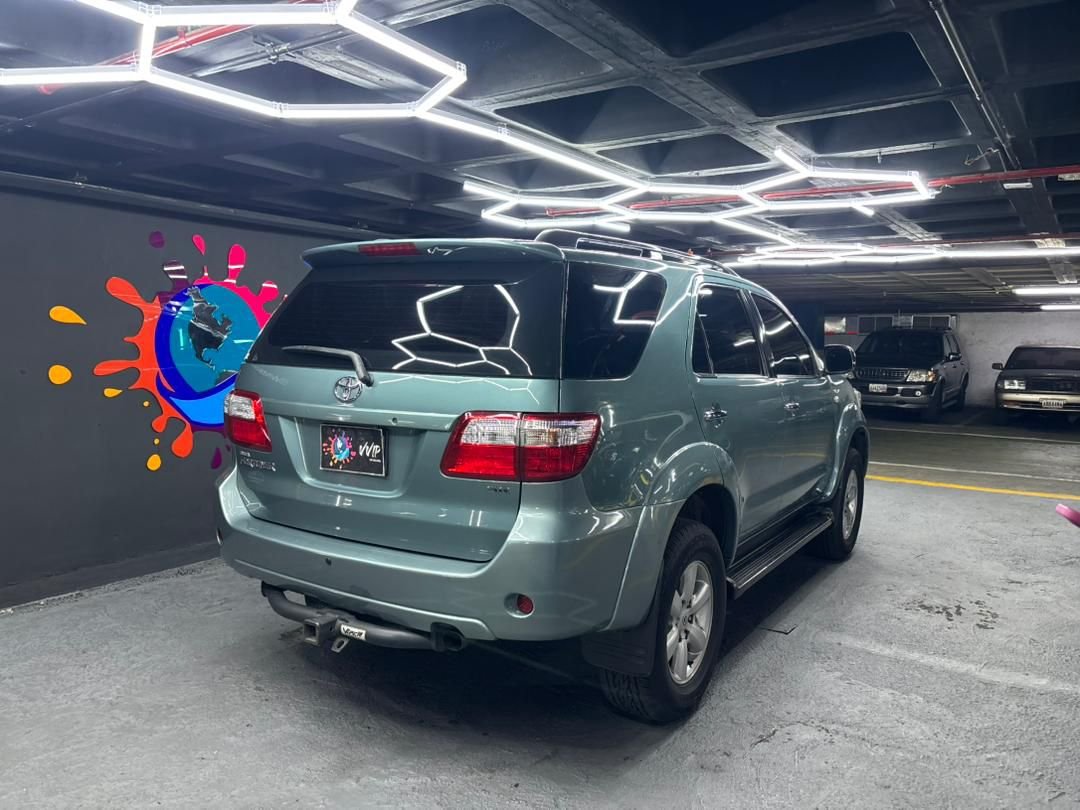 Toyota Fortuner Blindada Nivel III Plus – Año 2011