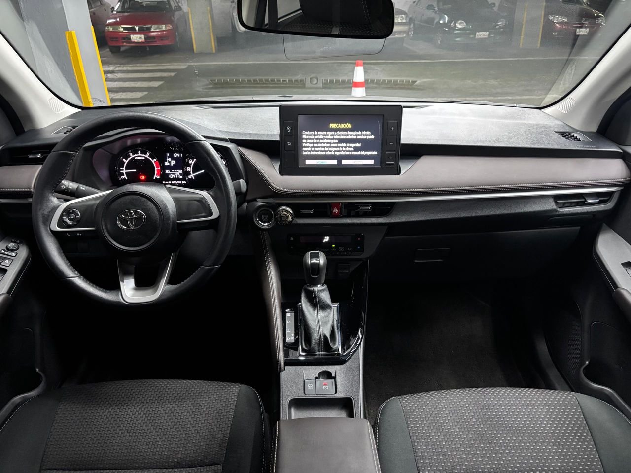 Toyota Yaris E – Año 2024
