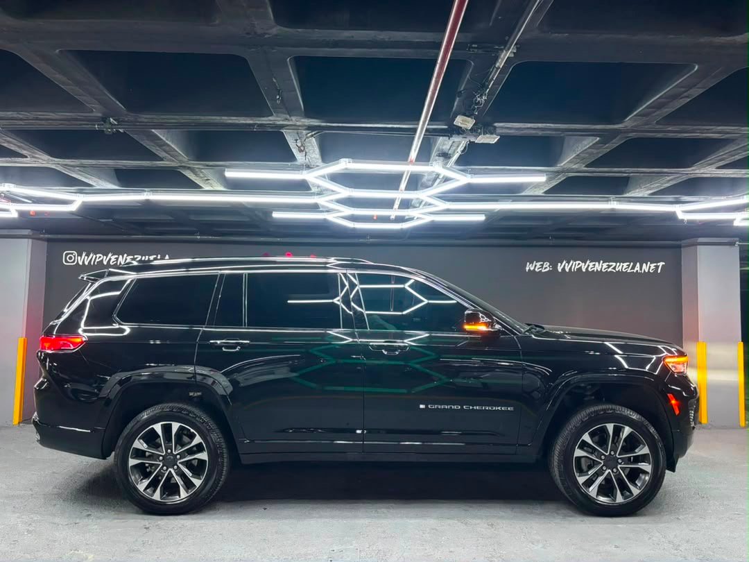 Jeep Grand Cherokee Overland – Año 2023