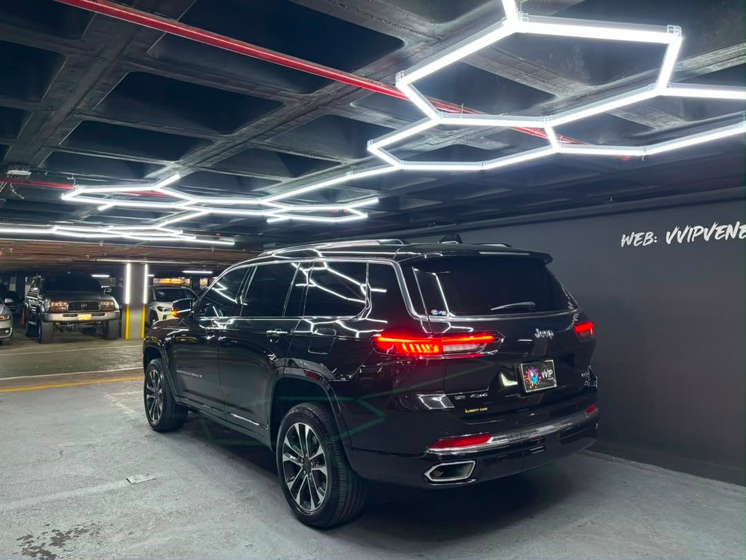 Jeep Grand Cherokee Overland – Año 2023