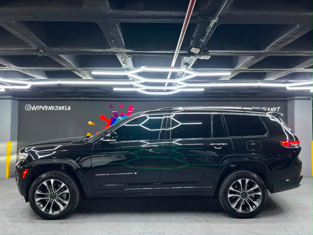 Jeep Grand Cherokee Overland – Año 2023