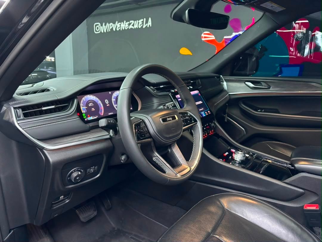 Jeep Grand Cherokee Overland – Año 2023